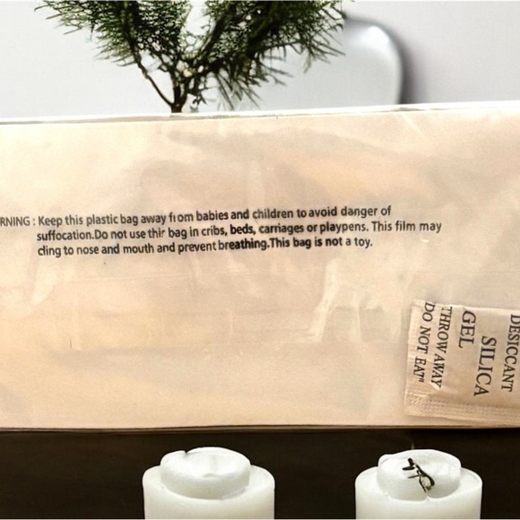 NWT Badgley Mischka Black Simple Card Holder - Picture 3 of 4